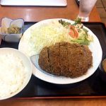 三越前の昭和な洋食店「好成軒」で大き過ぎるメンチカツ定食